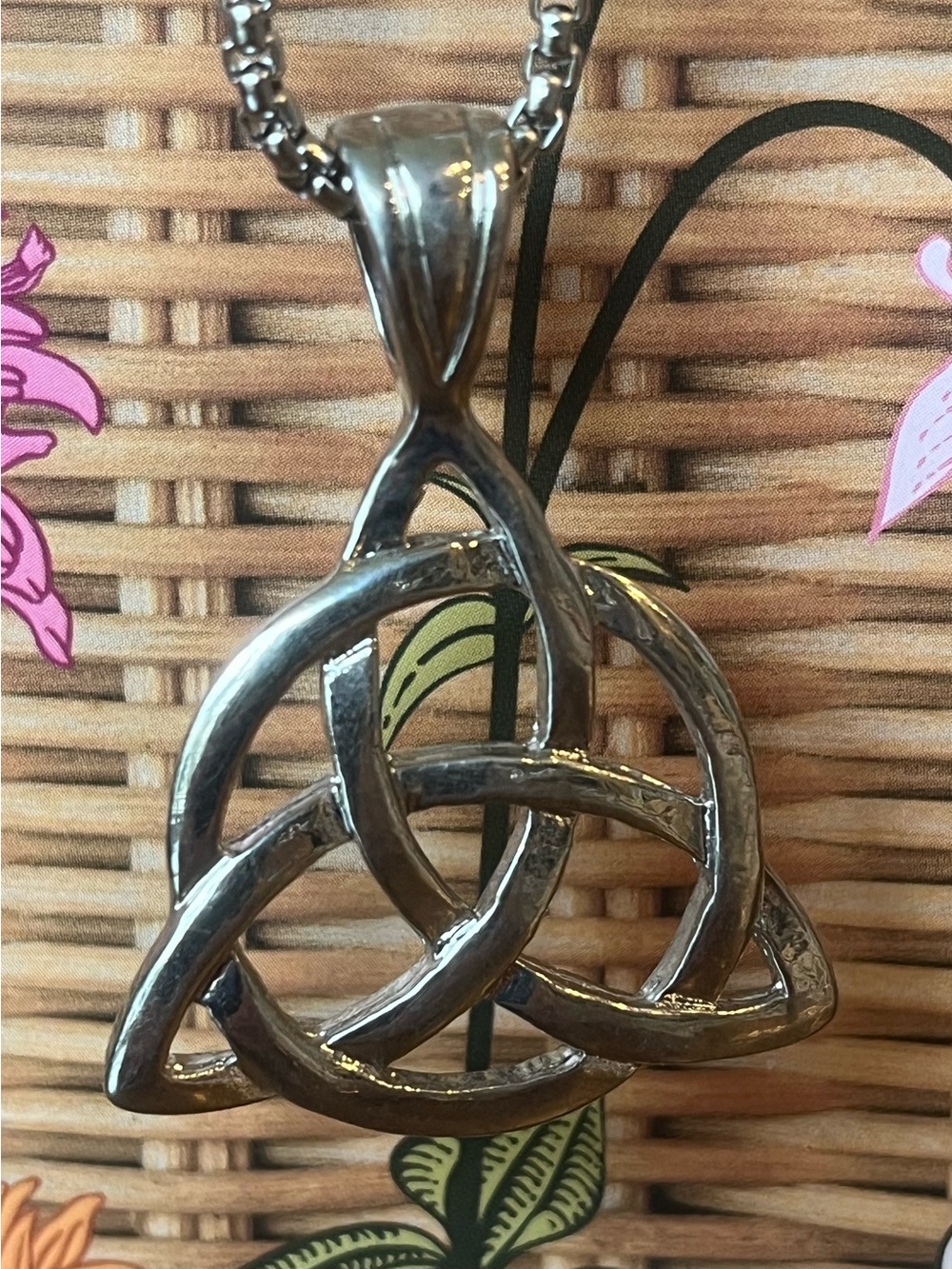 Celtic Knot Pendant Necklace in Polished Silver-Tone Unisex NEW